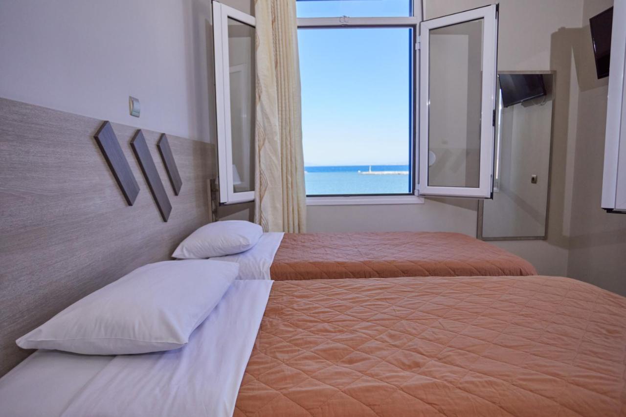 Amalia City Rooms Chios Town Buitenkant foto