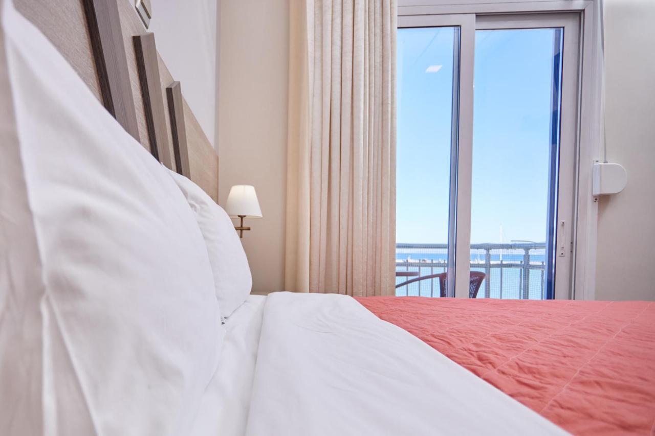 Amalia City Rooms Chios Town Buitenkant foto