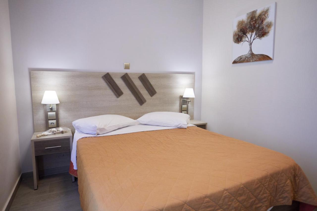 Amalia City Rooms Chios Town Buitenkant foto