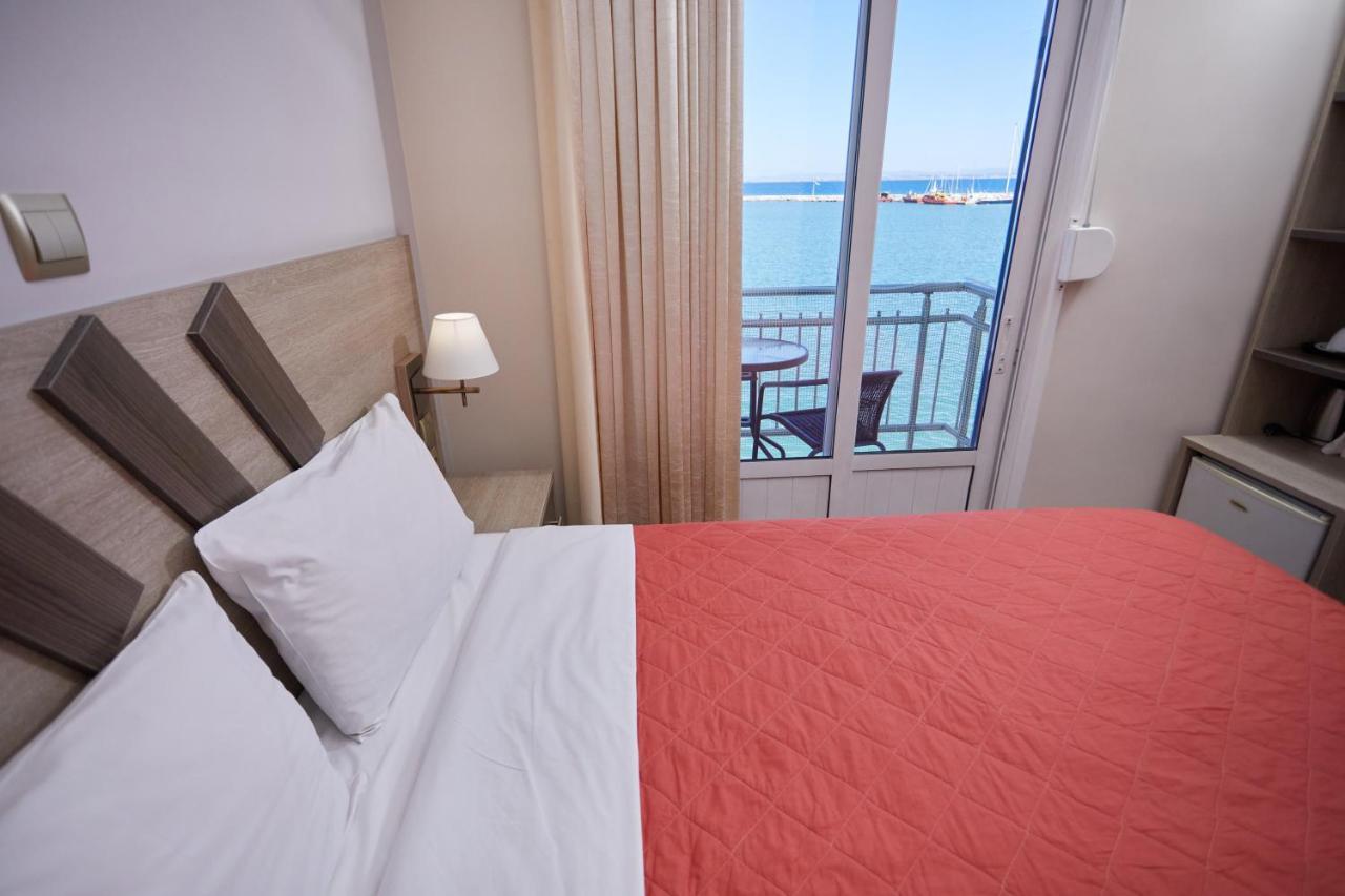 Amalia City Rooms Chios Town Buitenkant foto