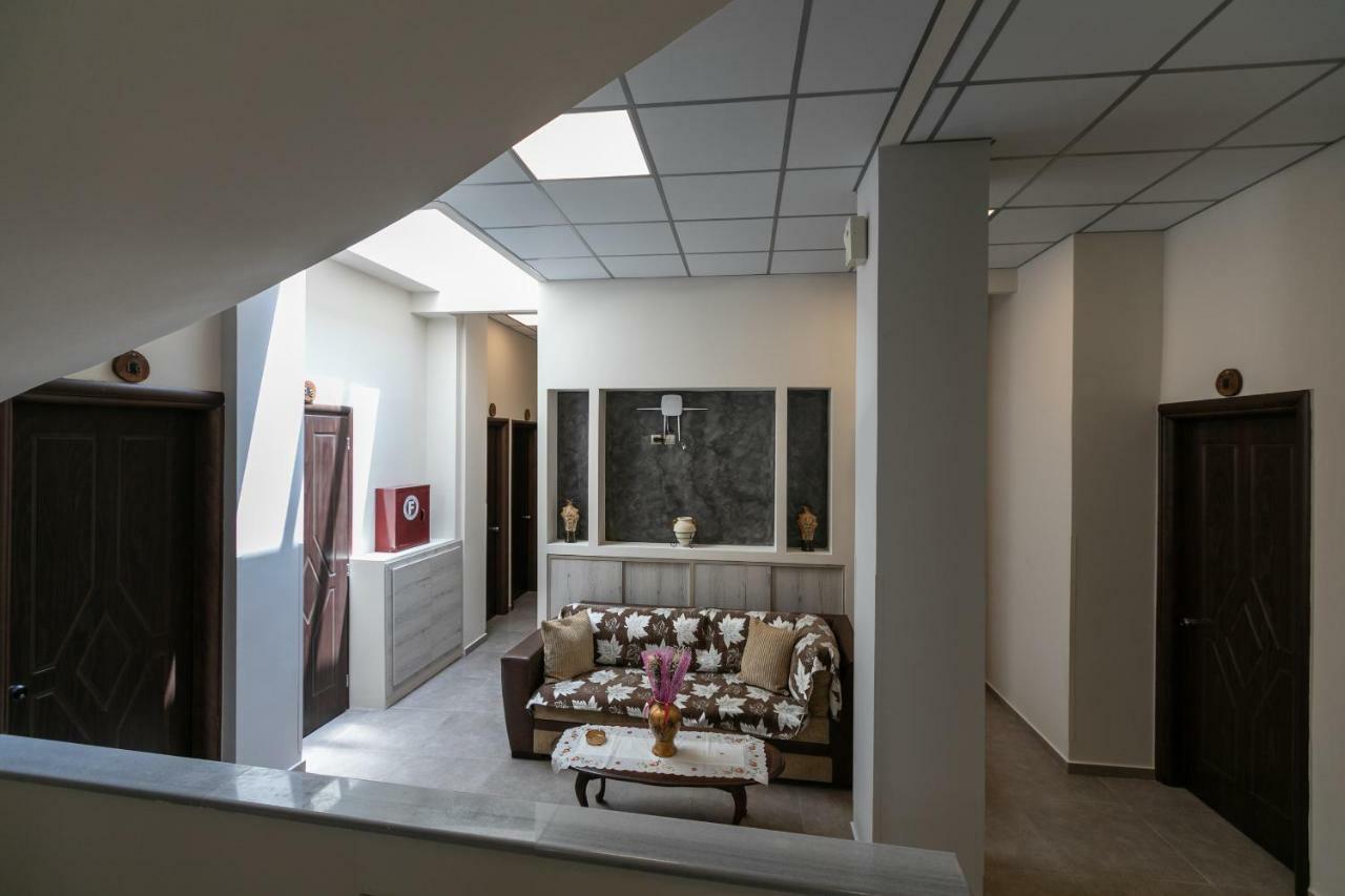Amalia City Rooms Chios Town Buitenkant foto
