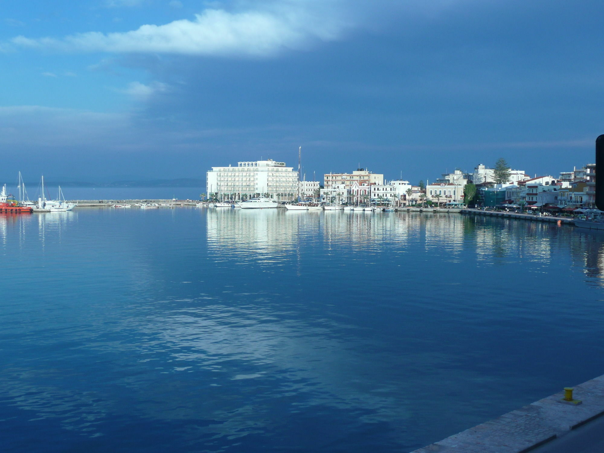 Amalia City Rooms Chios Town Buitenkant foto